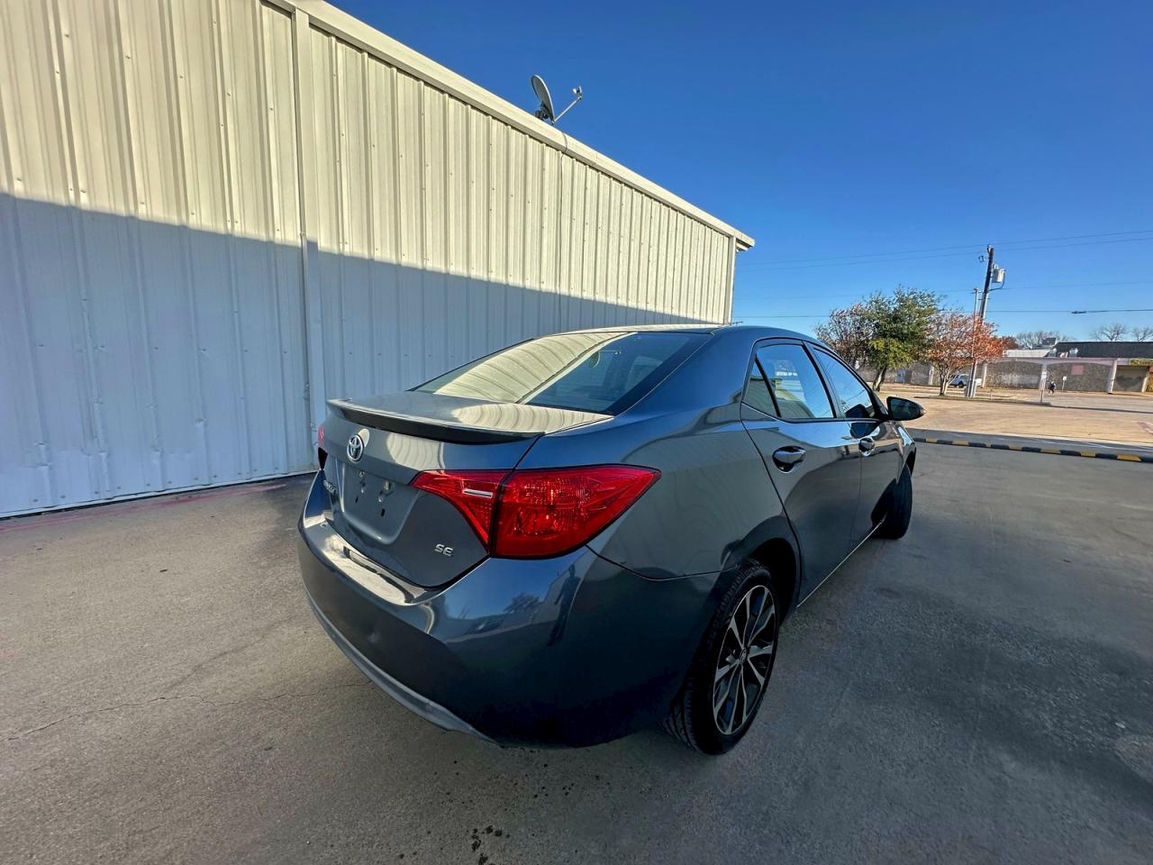 2017 TOYOTA COROLLA L photo 7