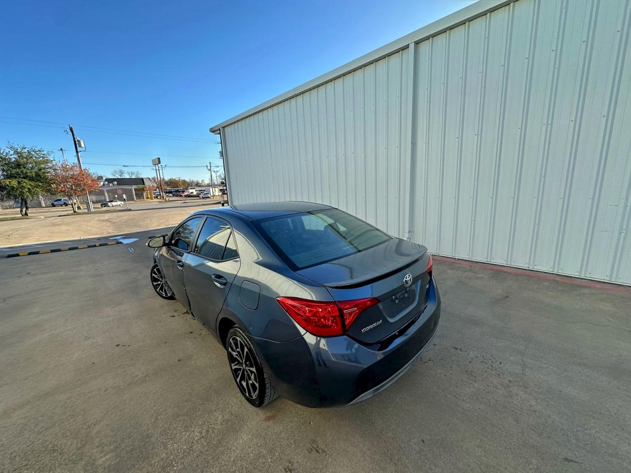 2017 TOYOTA COROLLA L photo 5