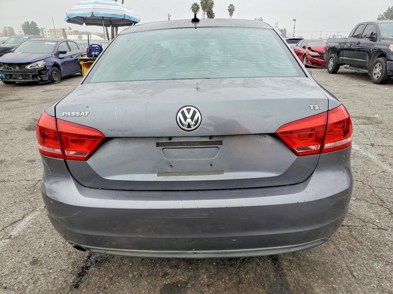 2015 VOLKSWAGEN PASSAT S photo 6