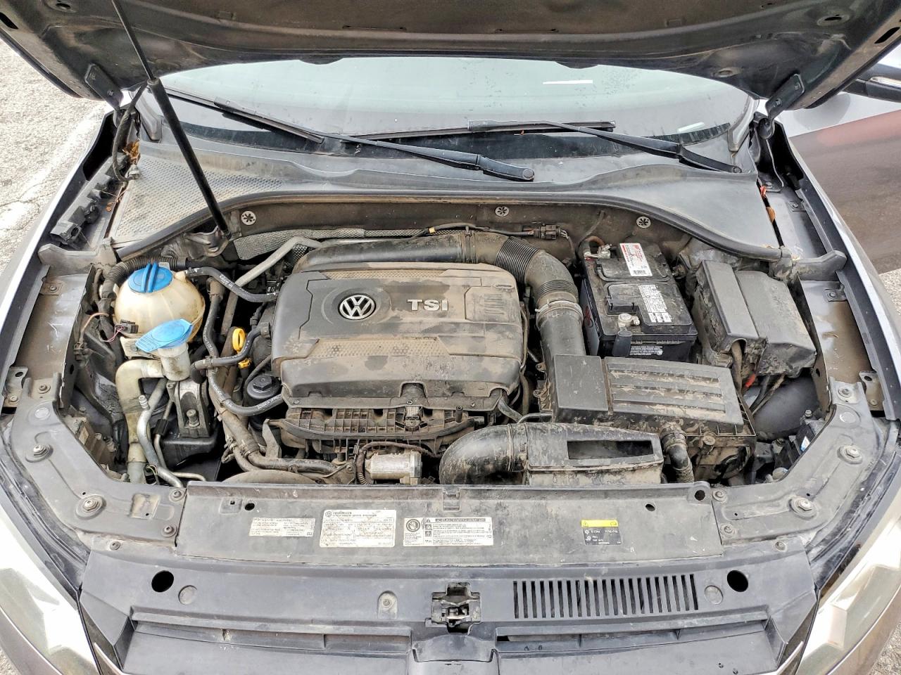 2015 VOLKSWAGEN PASSAT S photo 11