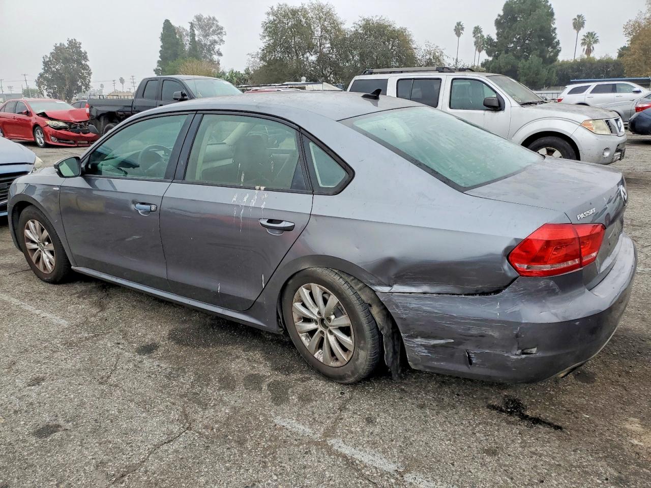 2015 VOLKSWAGEN PASSAT S photo 2