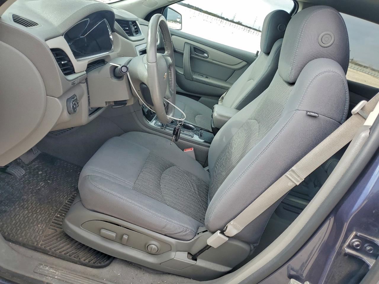 2014 CHEVROLET TRAVERSE LT photo 7