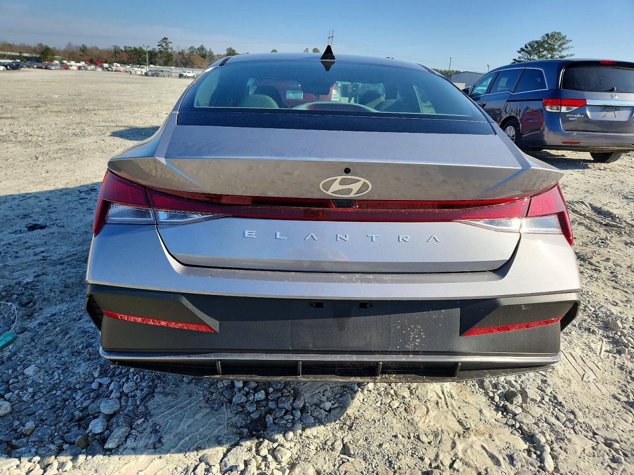 2025 HYUNDAI ELANTRA SE photo 6