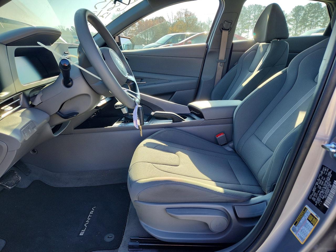 2025 HYUNDAI ELANTRA SE photo 7