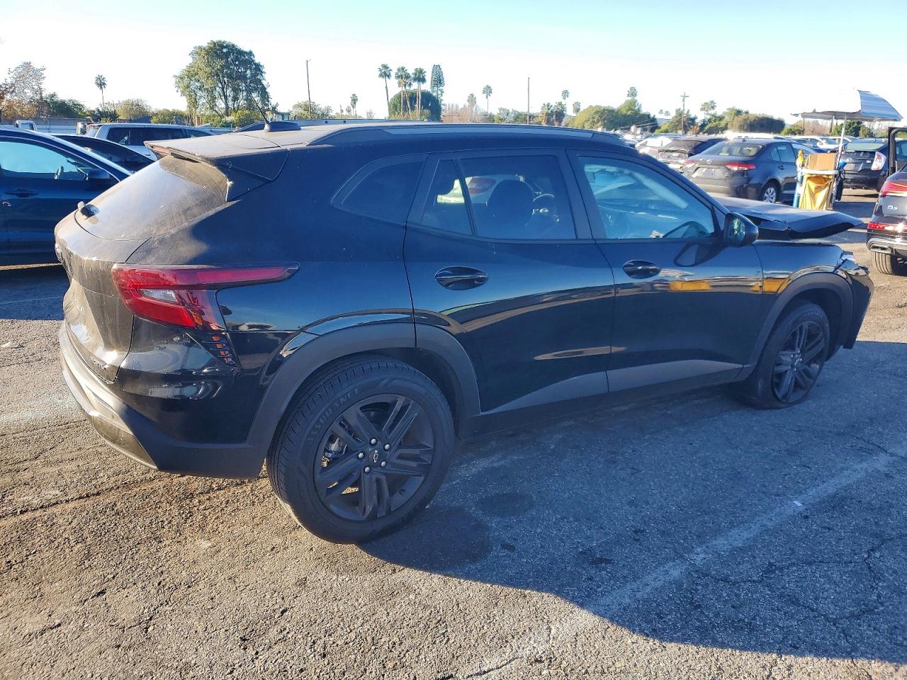 2025 CHEVROLET TRAX ACTIV photo 3