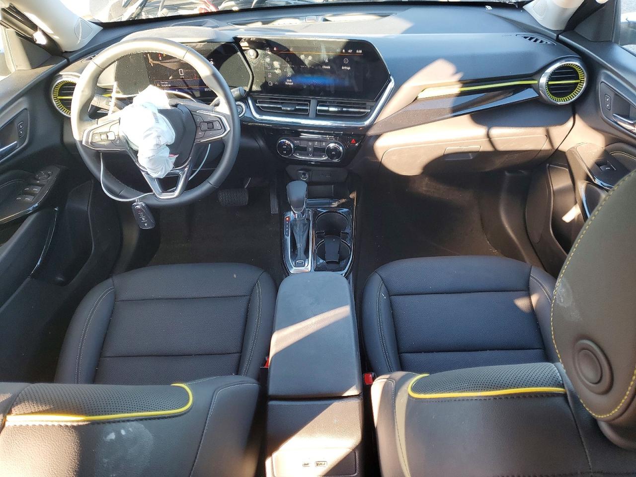 2025 CHEVROLET TRAX ACTIV photo 8