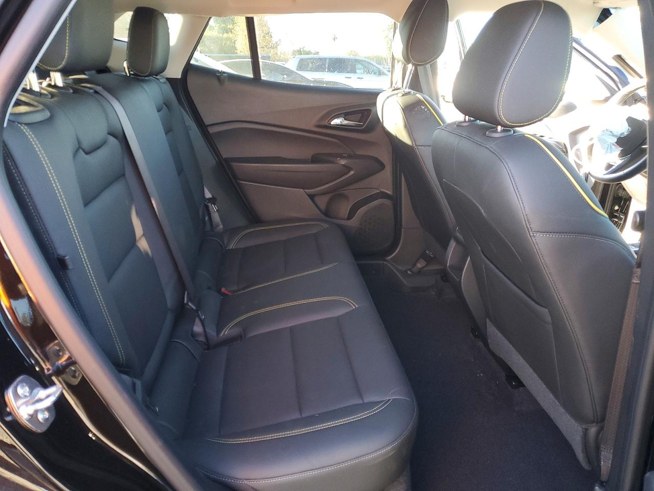 2025 CHEVROLET TRAX ACTIV photo 11