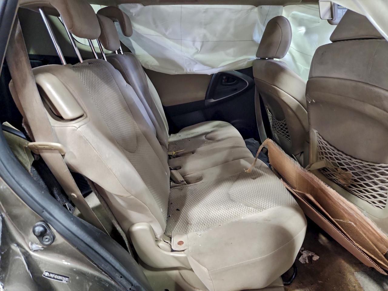 2011 TOYOTA RAV4 photo 21