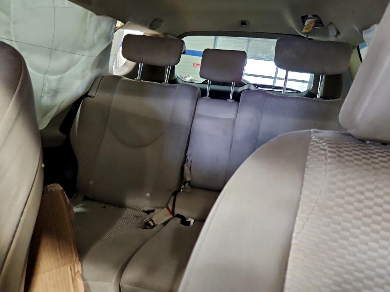 2011 TOYOTA RAV4 photo 19