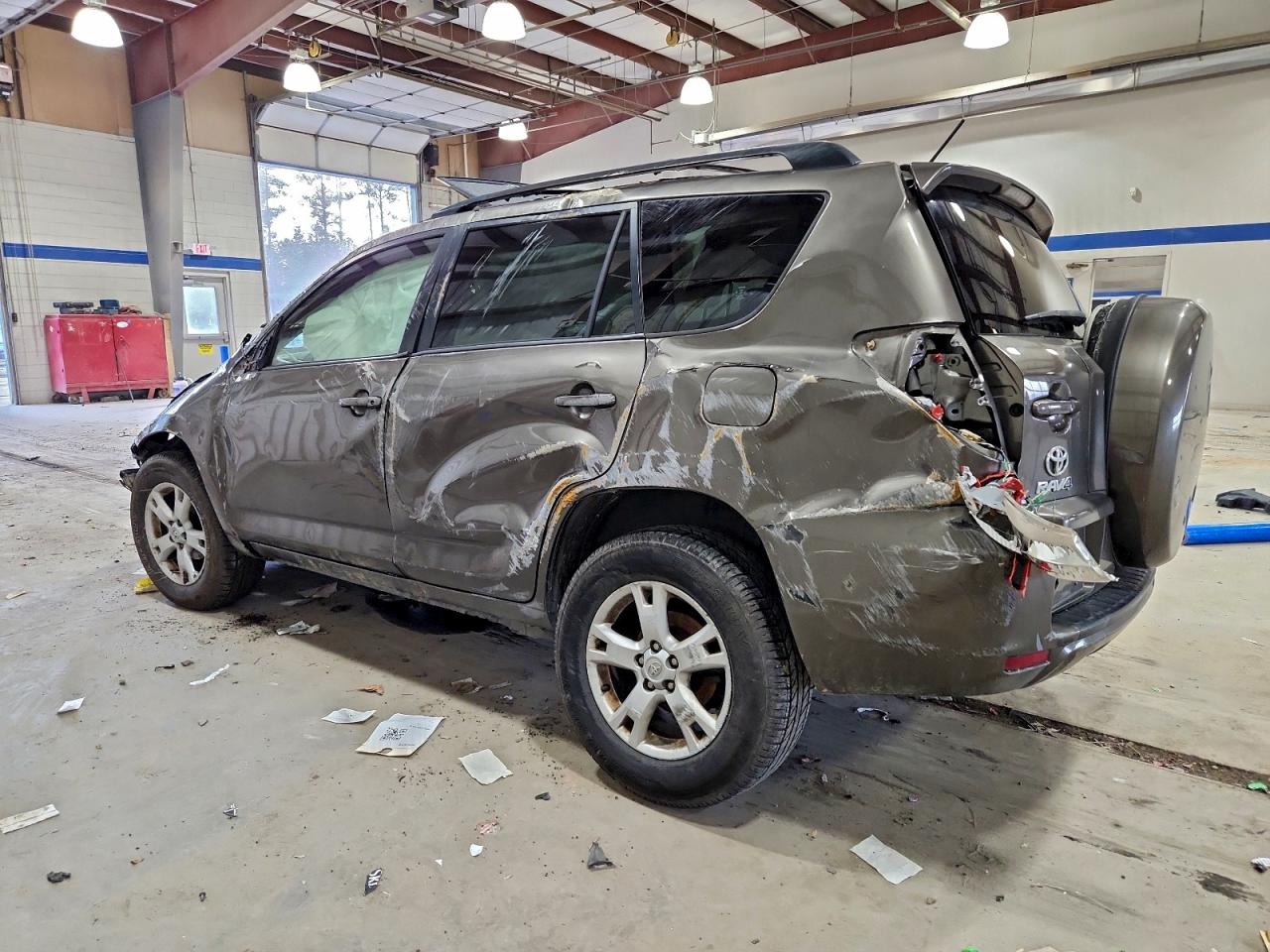 2011 TOYOTA RAV4 photo 3
