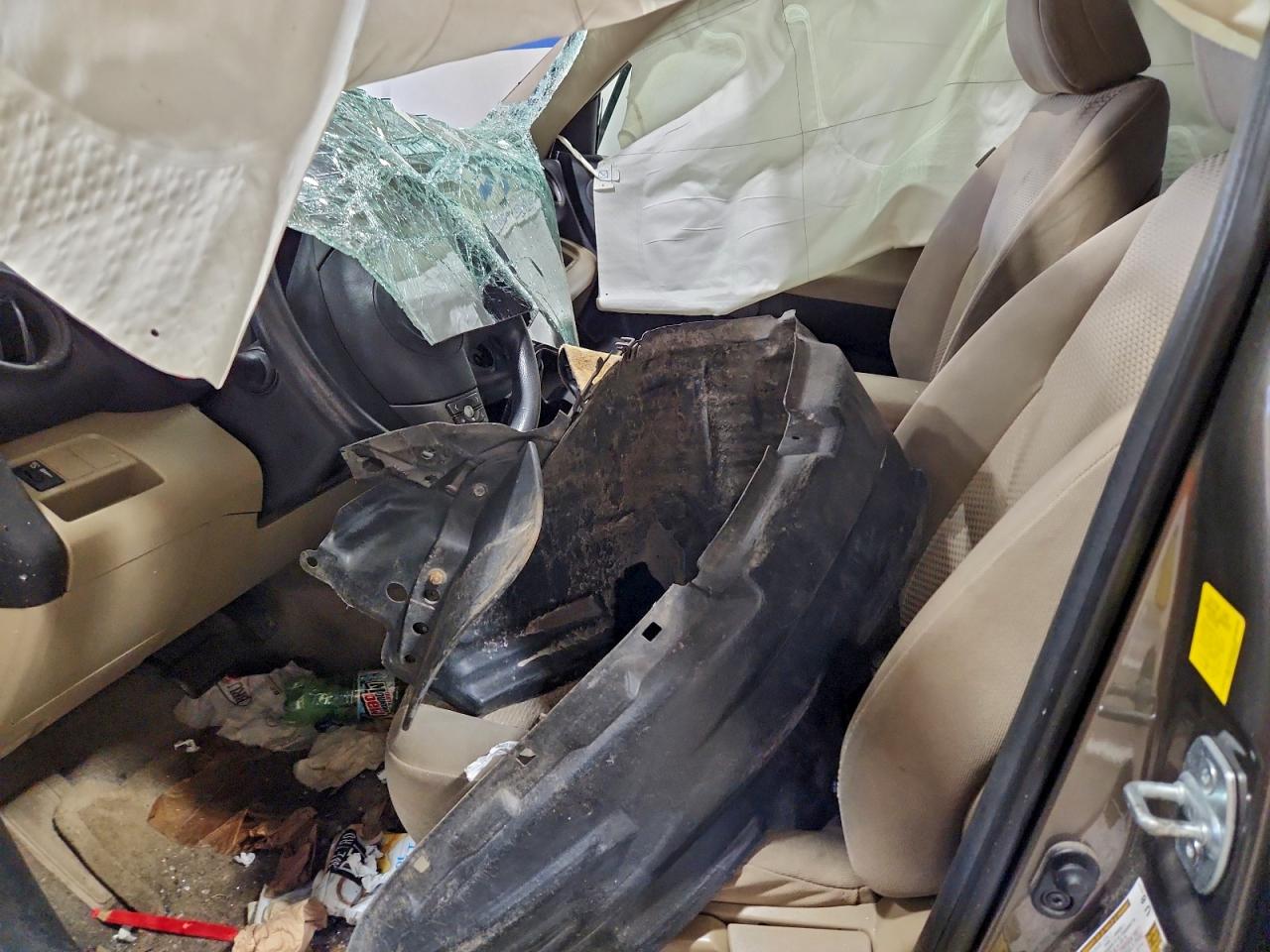 2011 TOYOTA RAV4 photo 13