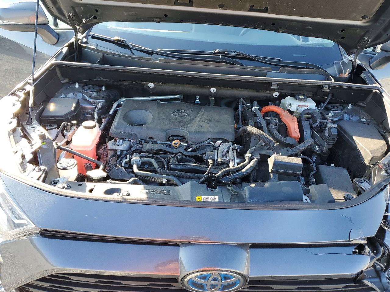 2021 TOYOTA RAV4 XLE photo 11