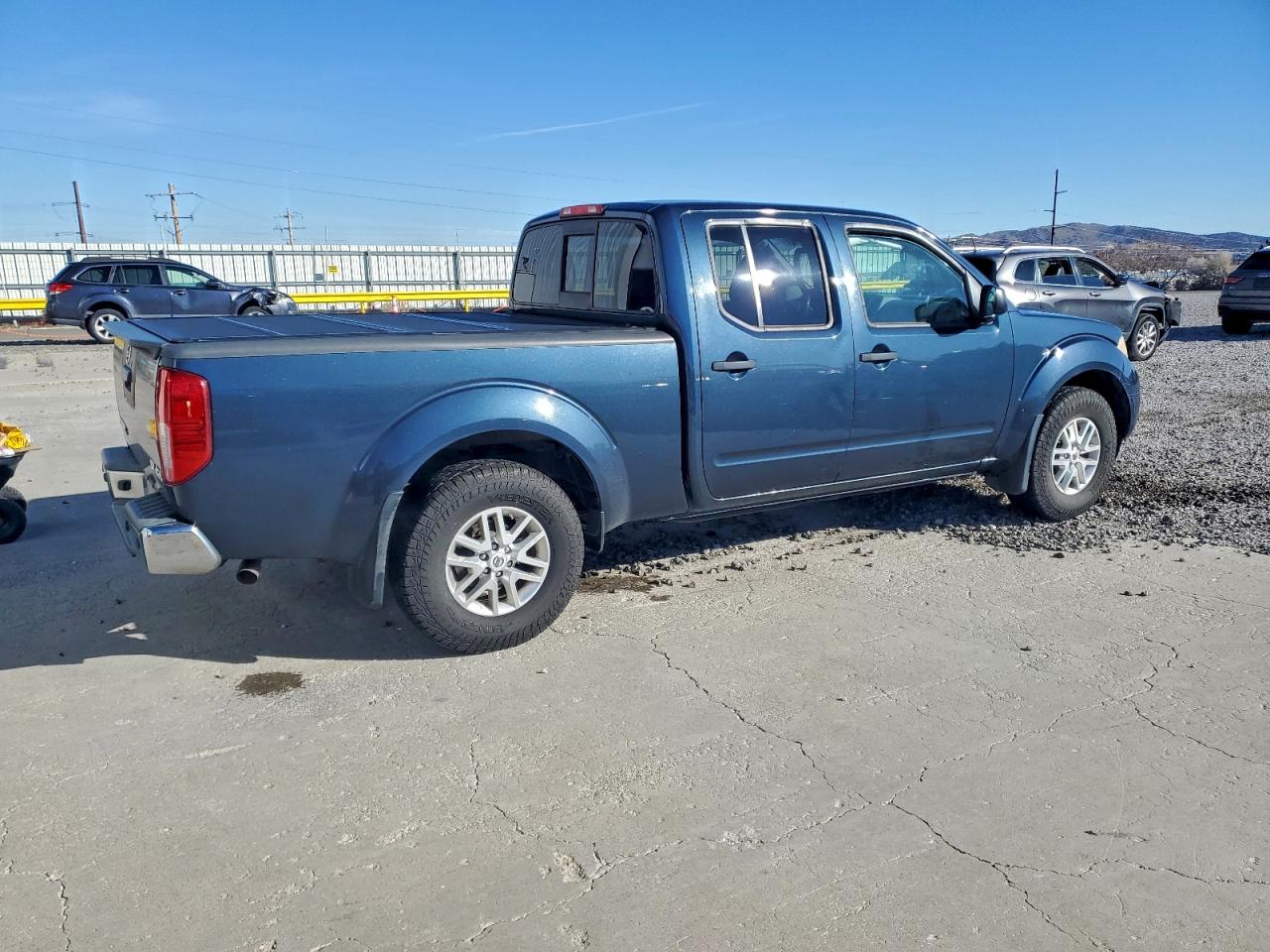 2017 NISSAN FRONTIER SV photo 3