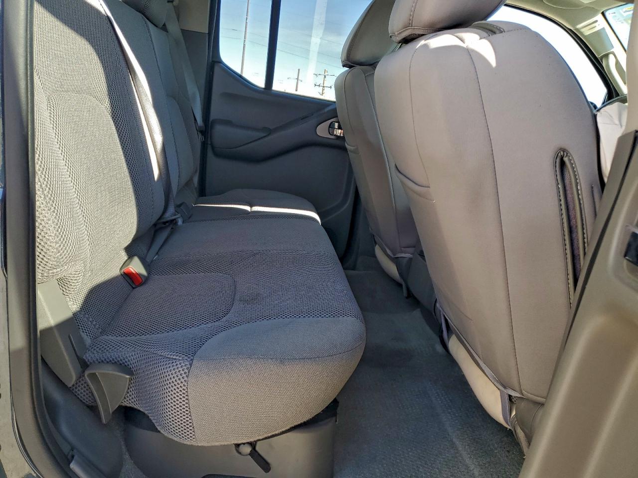 2017 NISSAN FRONTIER SV photo 10