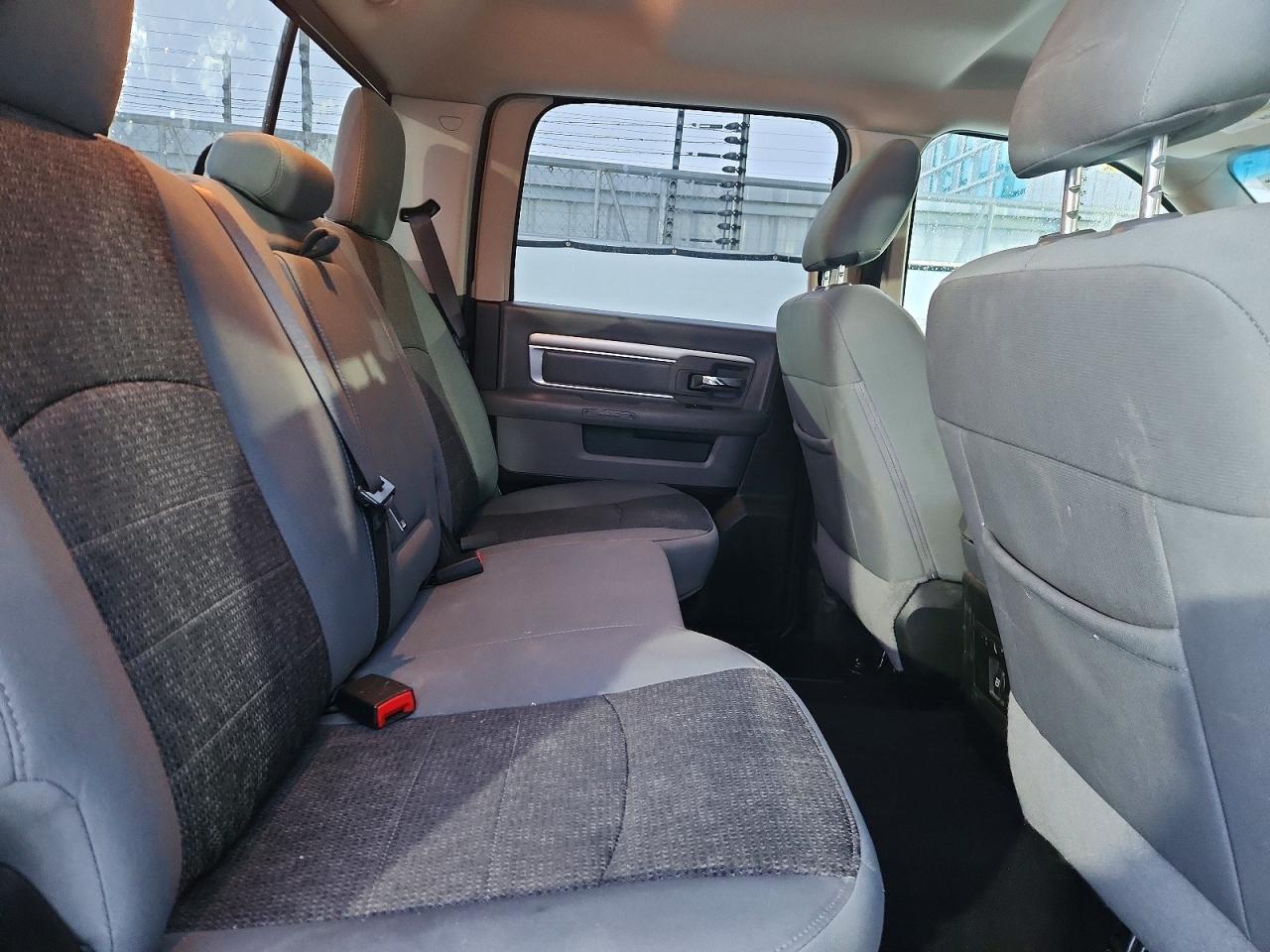 2019 RAM 1500 CLASSIC SLT photo 10
