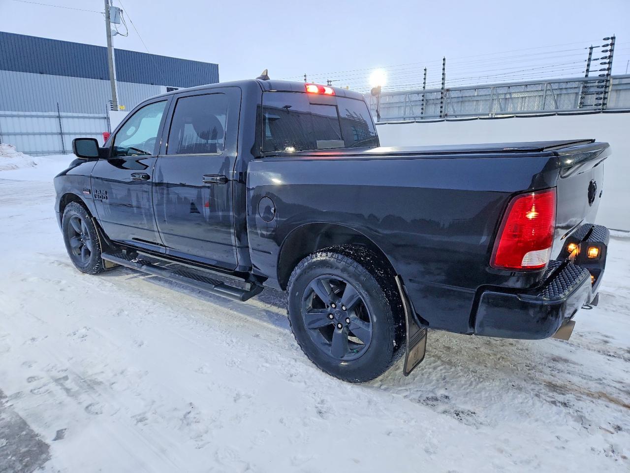 2019 RAM 1500 CLASSIC SLT photo 2