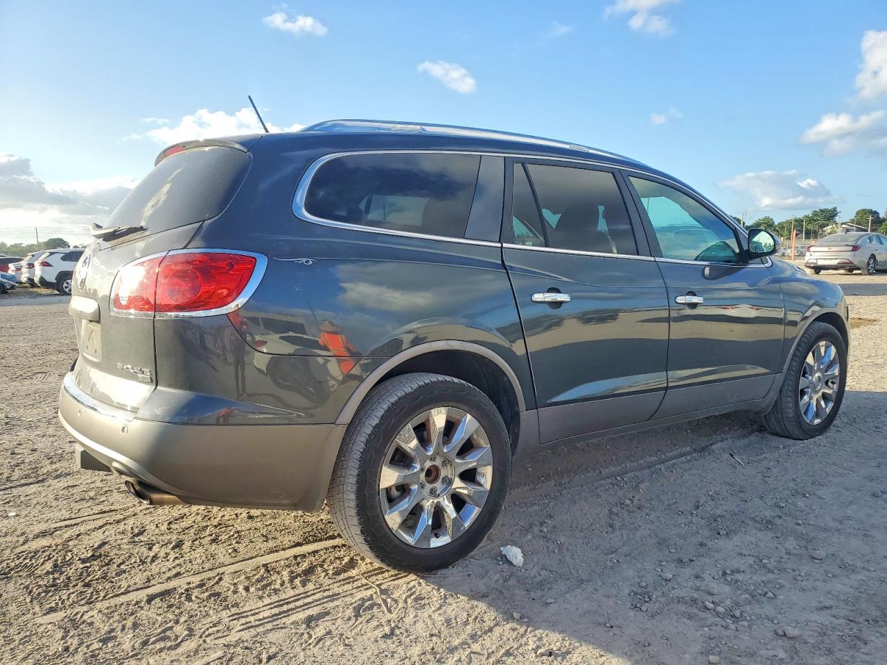 2011 BUICK ENCLAVE CXL photo 7
