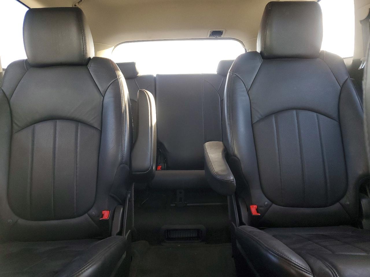 2011 BUICK ENCLAVE CXL photo 28
