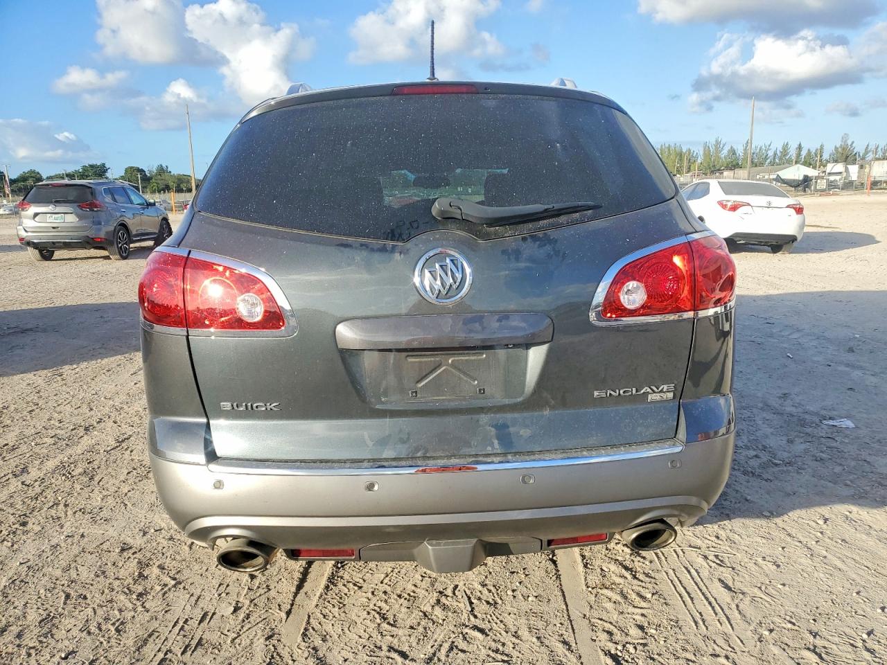 2011 BUICK ENCLAVE CXL photo 16