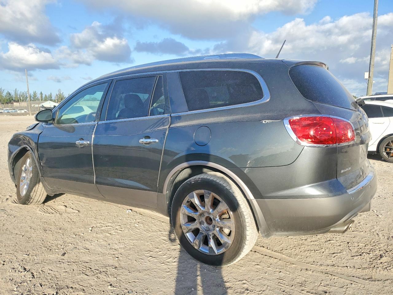 2011 BUICK ENCLAVE CXL photo 4