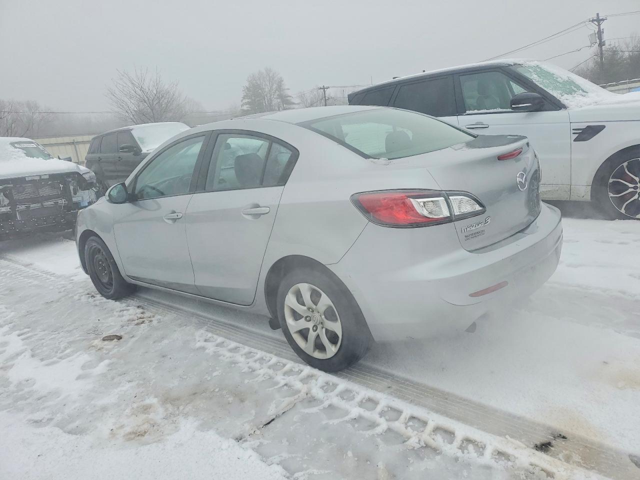 2013 MAZDA 3 I photo 2