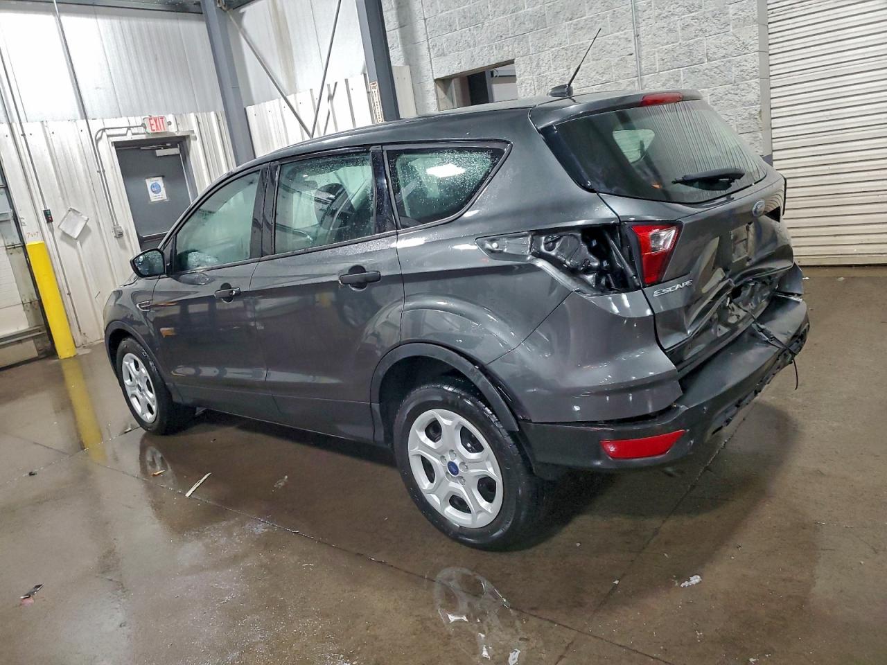 2019 FORD ESCAPE S photo 2