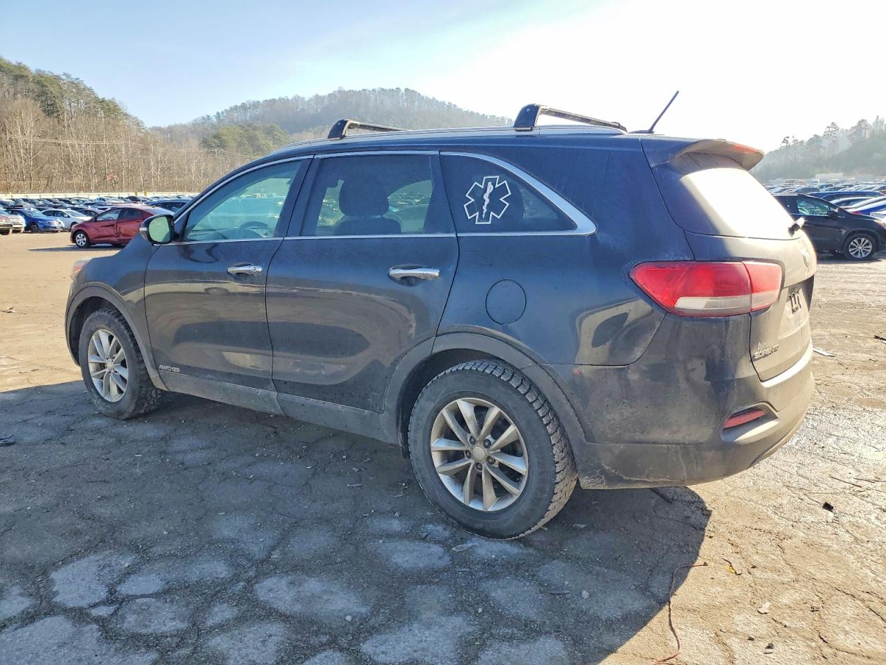 2016 KIA SORENTO LX photo 2