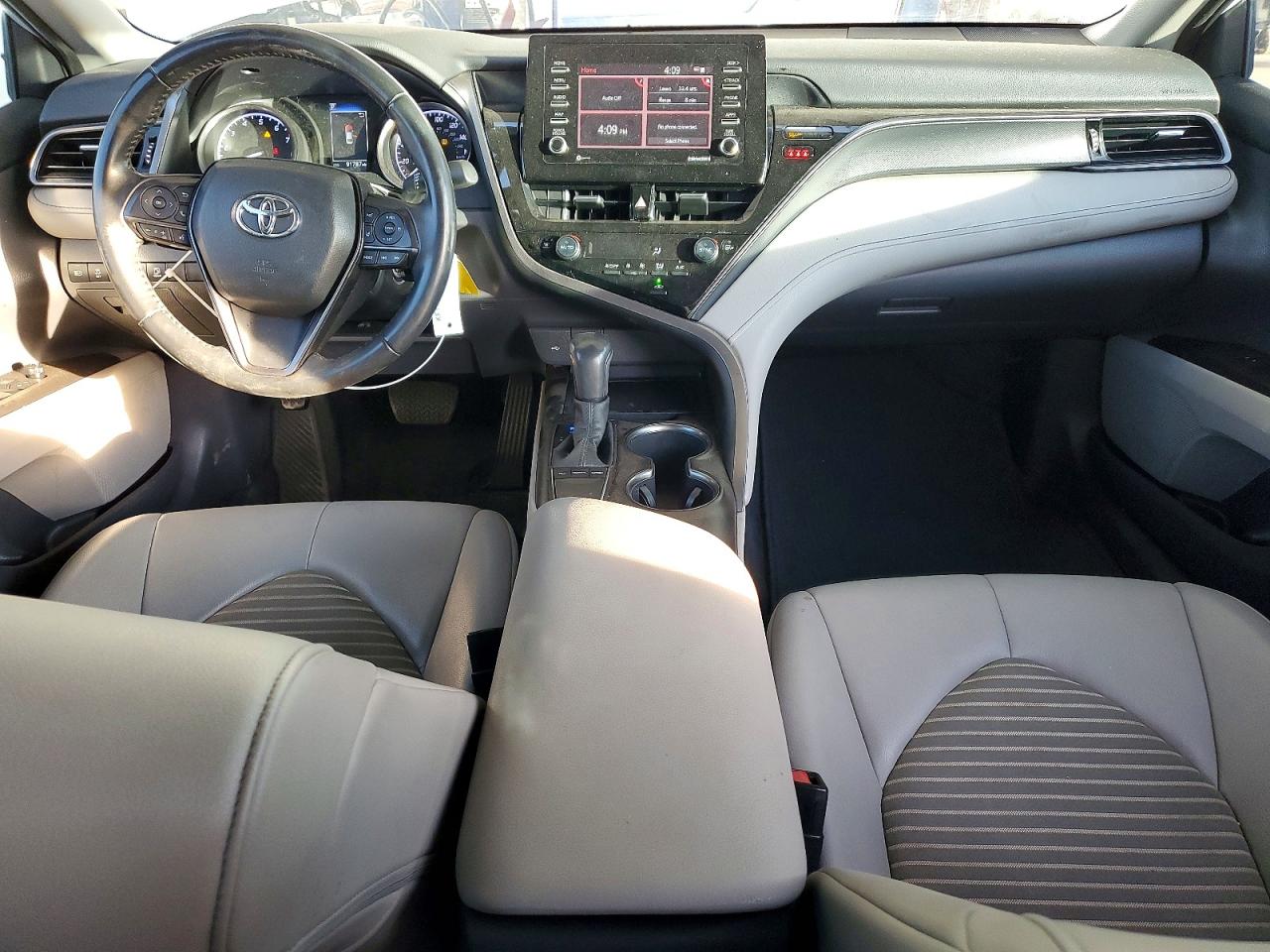 2022 TOYOTA CAMRY SE photo 8