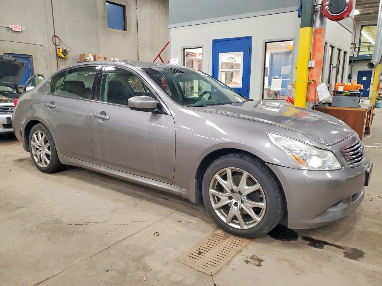 2009 INFINITI G37 photo 4