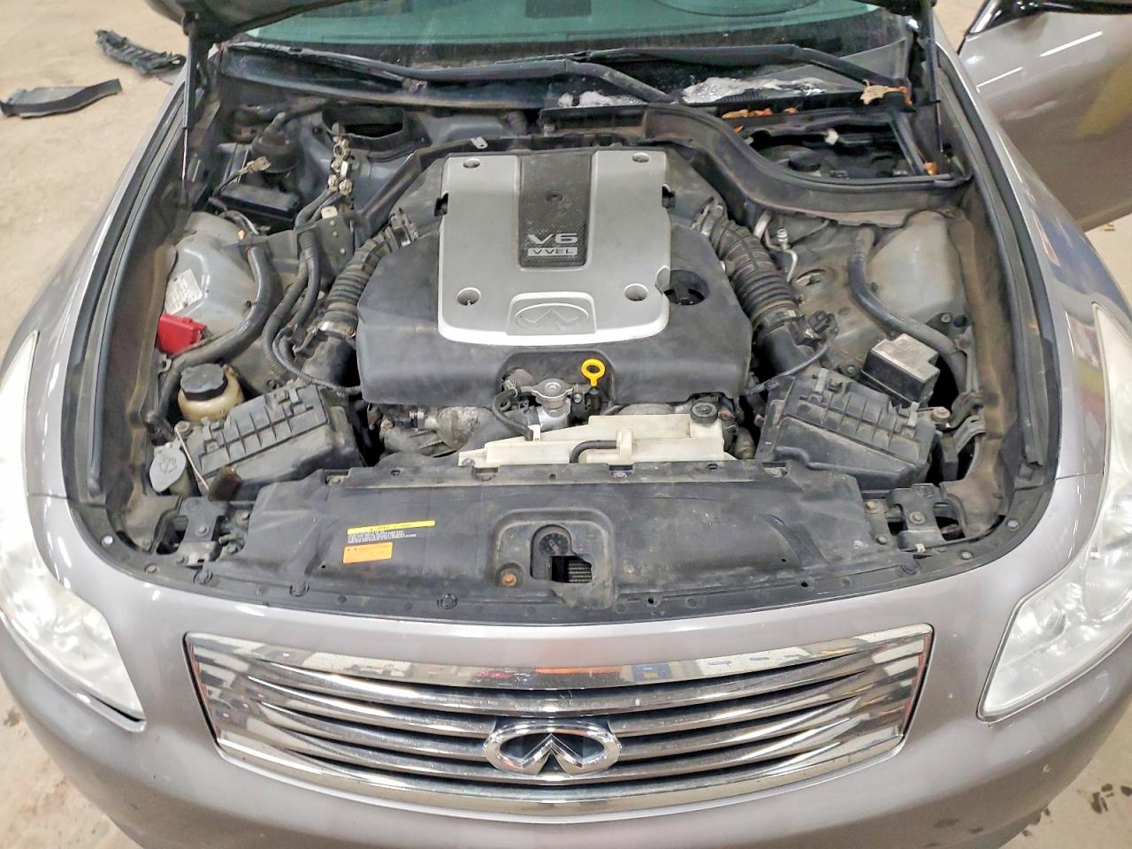 2009 INFINITI G37 photo 11