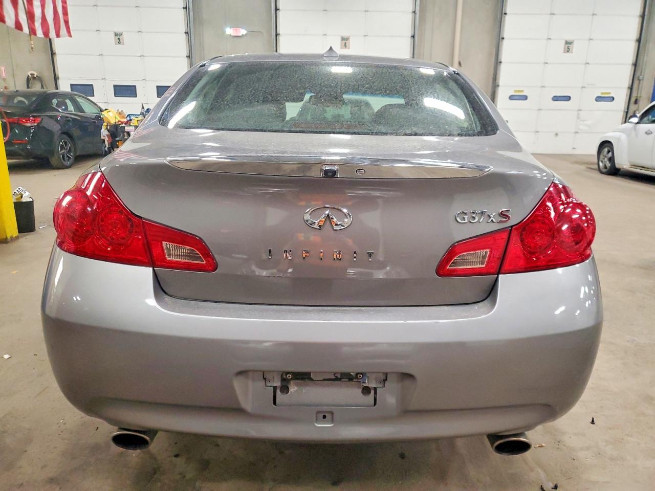 2009 INFINITI G37 photo 6