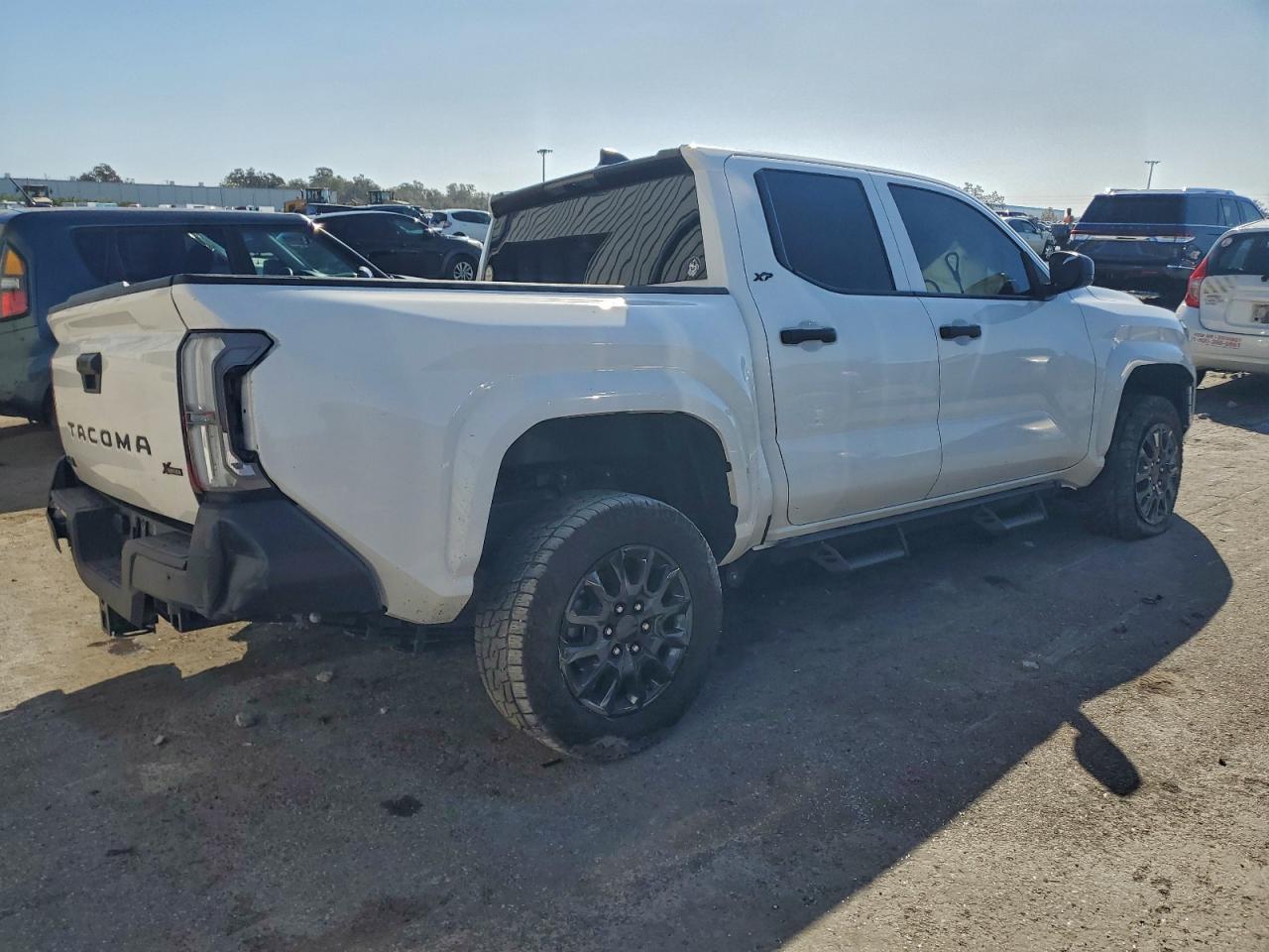 2024 TOYOTA TACOMA DOUBLE CAB photo 7