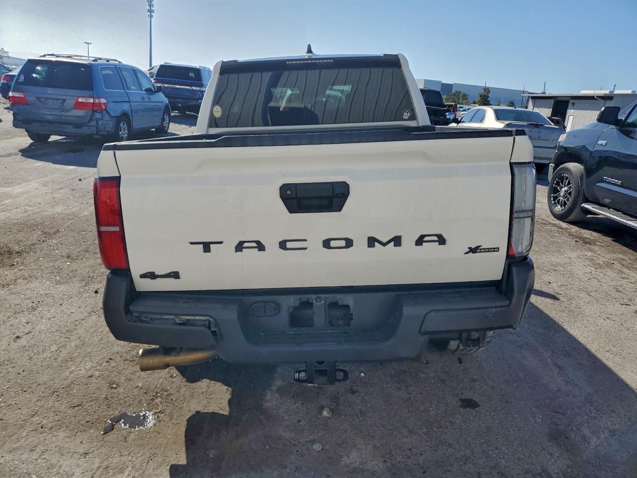 2024 TOYOTA TACOMA DOUBLE CAB photo 16