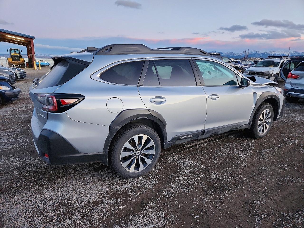 2023 SUBARU OUTBACK LIMITED photo 3
