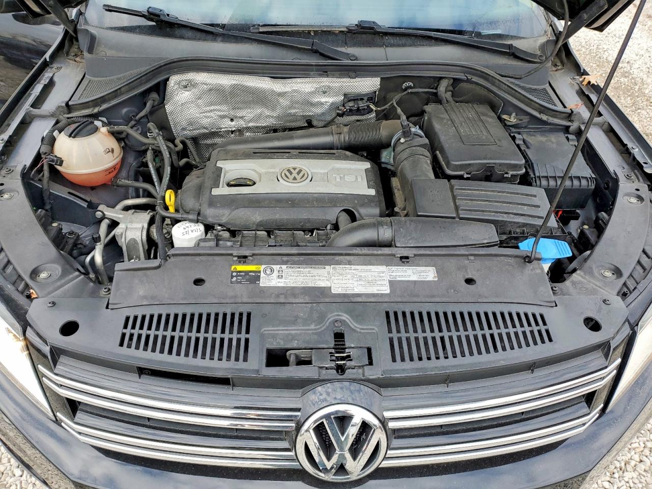 2016 VOLKSWAGEN TIGUAN S photo 12