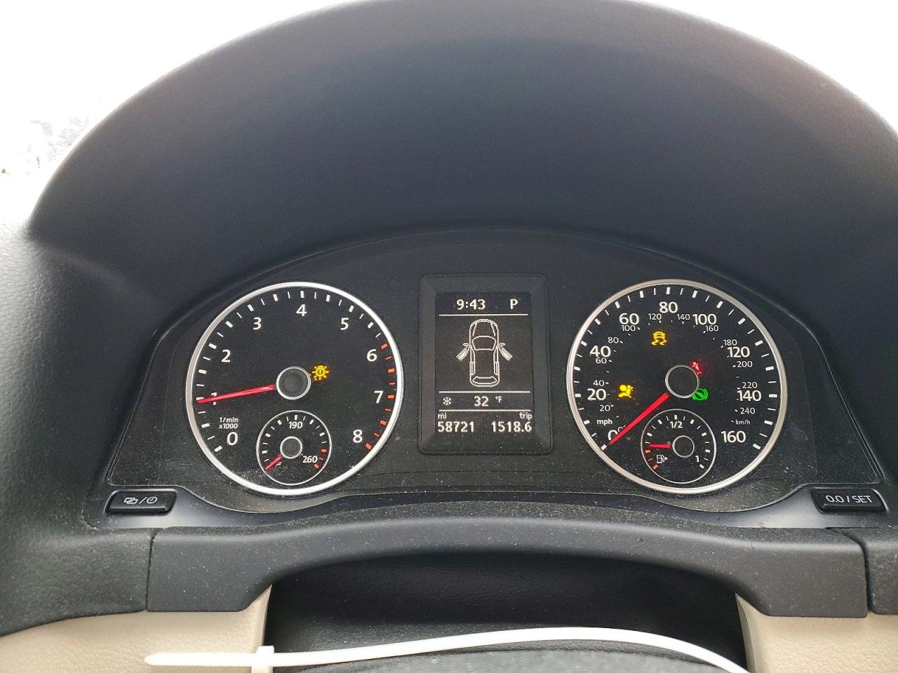 2016 VOLKSWAGEN TIGUAN S photo 9
