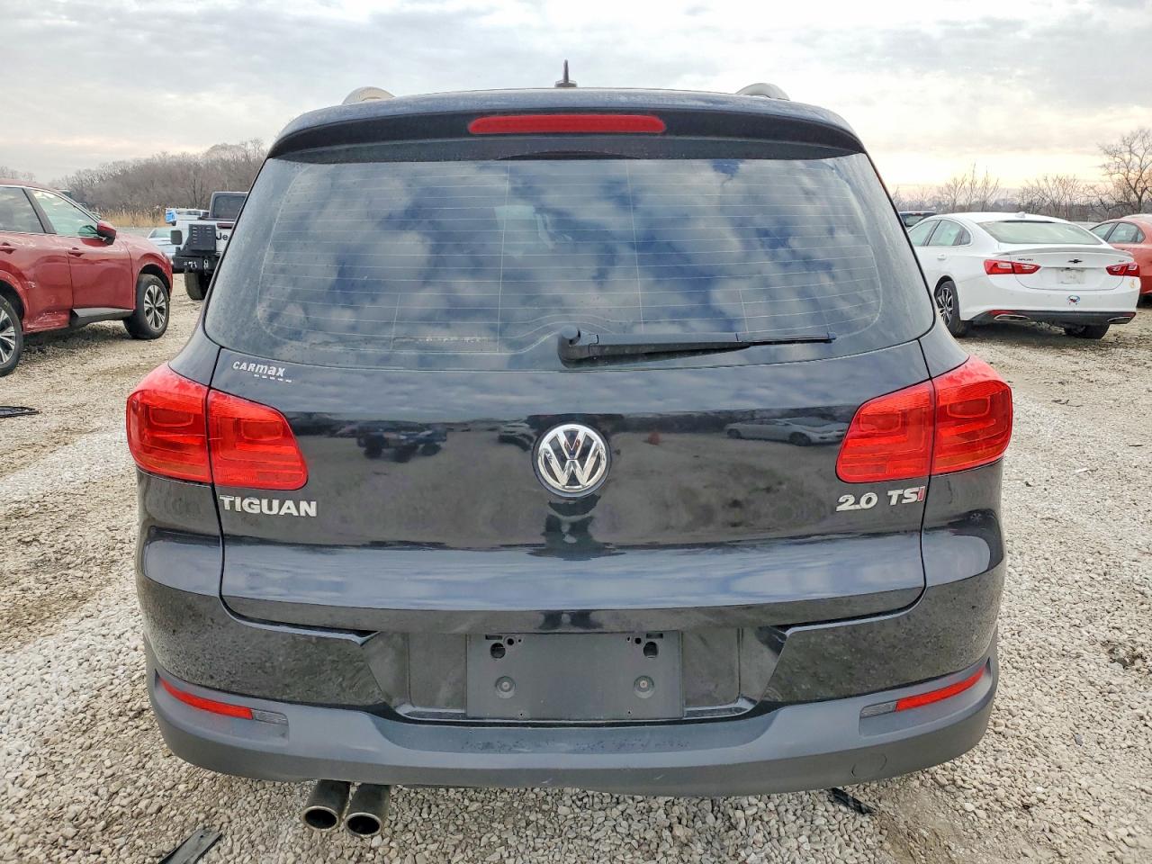 2016 VOLKSWAGEN TIGUAN S photo 6