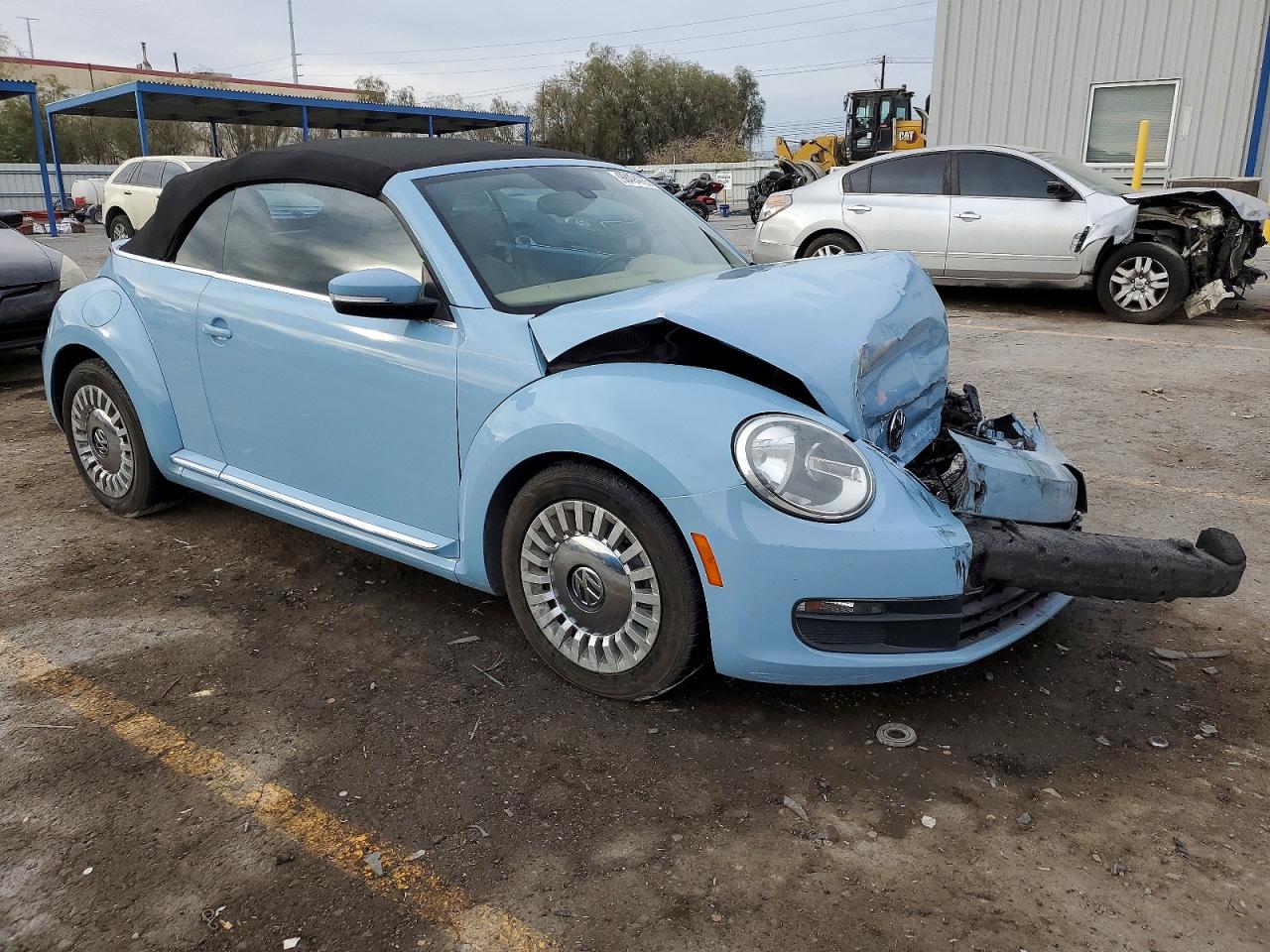 2016 VOLKSWAGEN BEETLE S/SE photo 4