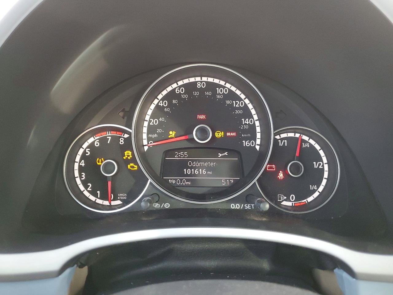 2016 VOLKSWAGEN BEETLE S/SE photo 9