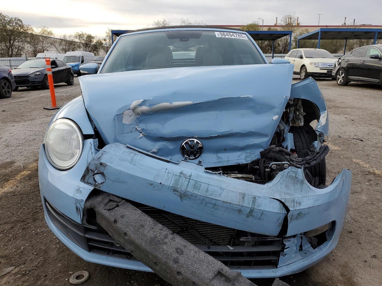2016 VOLKSWAGEN BEETLE S/SE photo 5