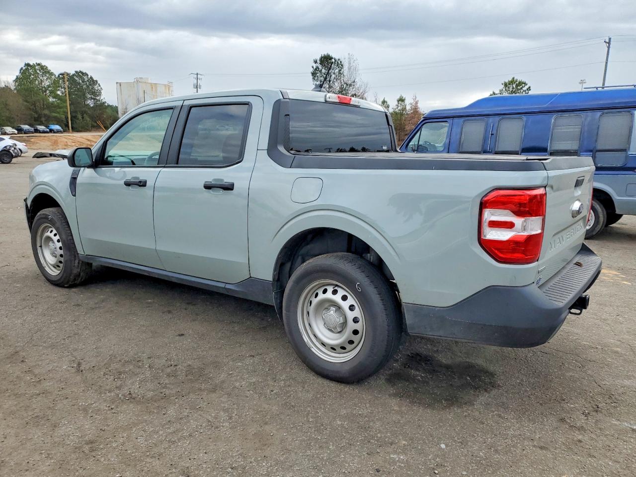 2024 FORD MAVERICK XL photo 2