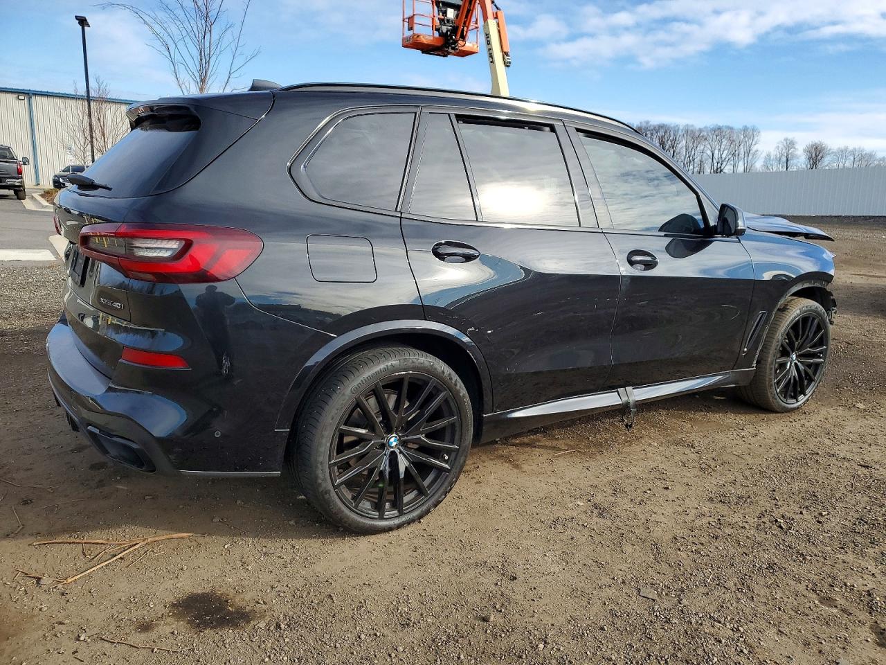 2022 BMW X5 XDRIVE40I photo 3
