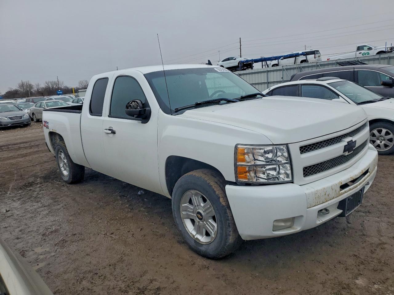 2010 CHEVROLET SILVERADO K1500 LT photo 4