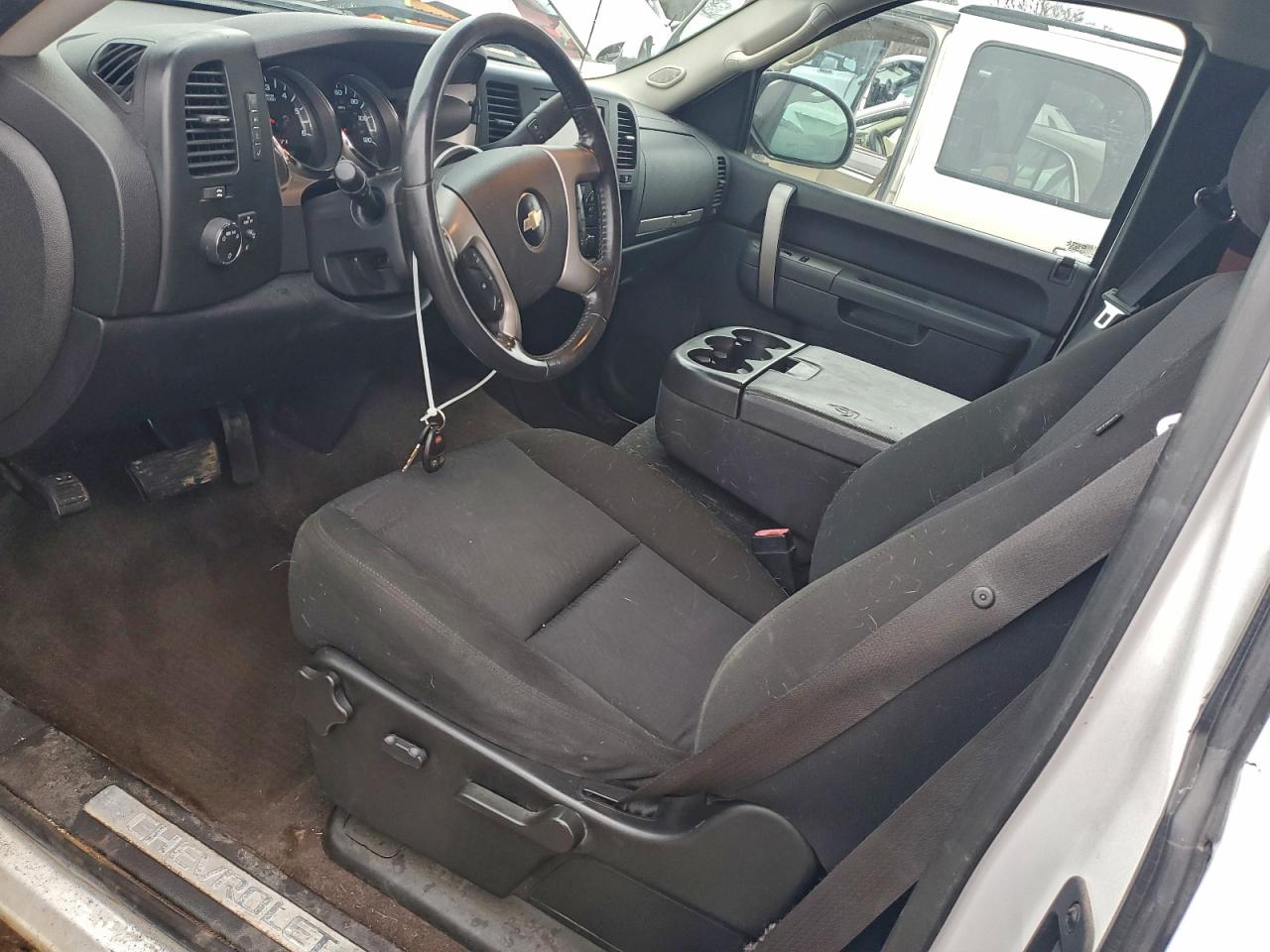 2010 CHEVROLET SILVERADO K1500 LT photo 8