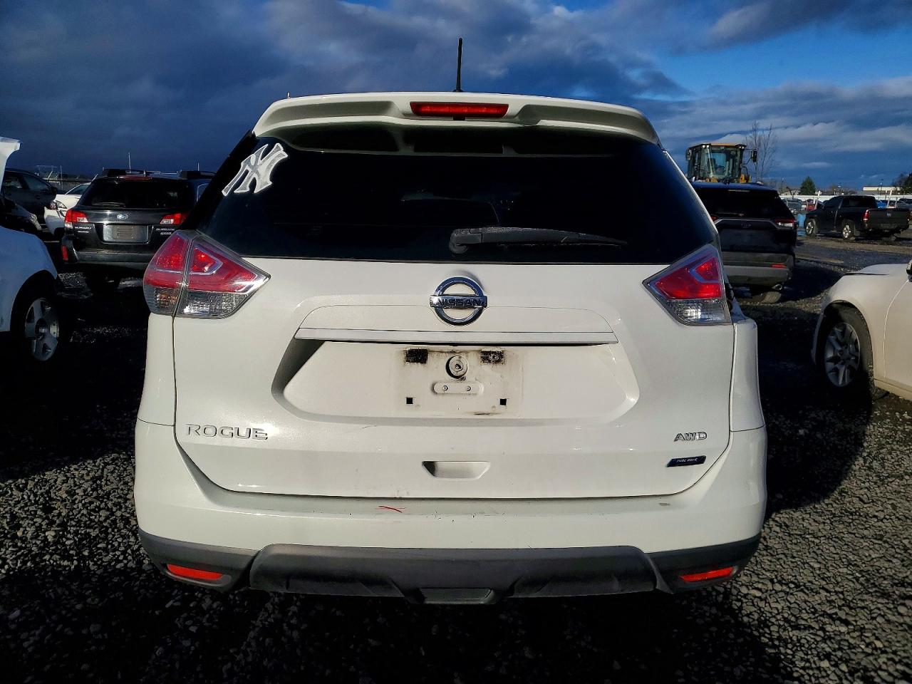 2014 NISSAN ROGUE S photo 6