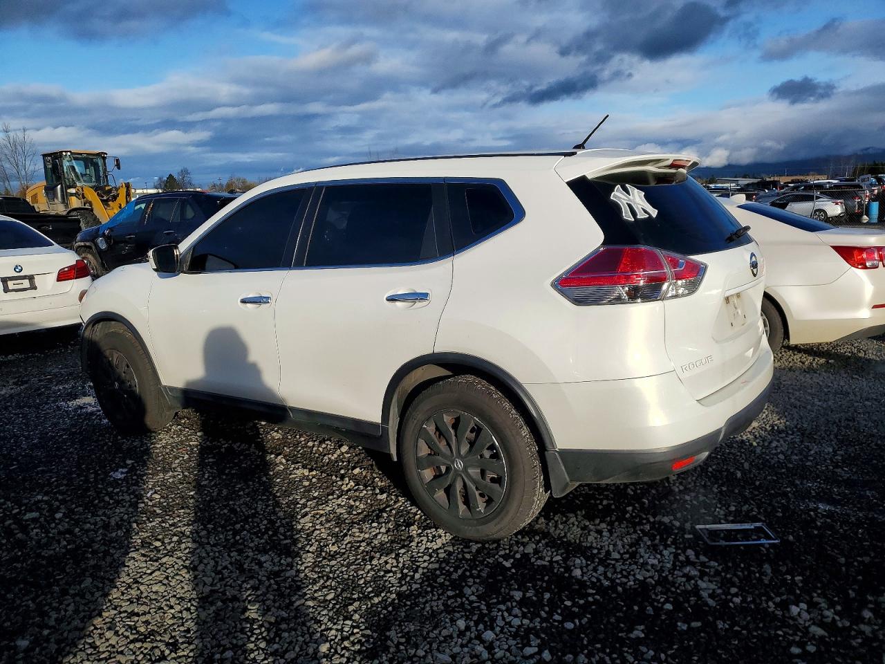 2014 NISSAN ROGUE S photo 2