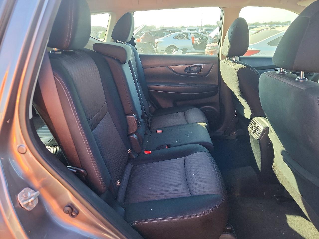 2019 NISSAN ROGUE S photo 10