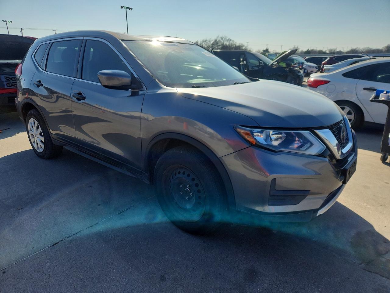 2019 NISSAN ROGUE S photo 4