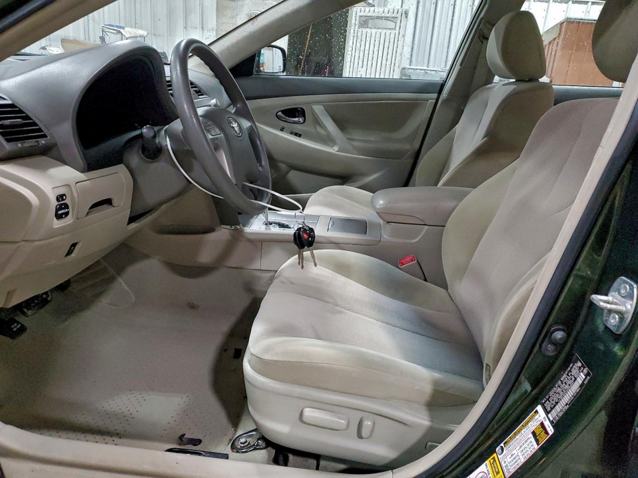 2010 TOYOTA CAMRY BASE photo 7