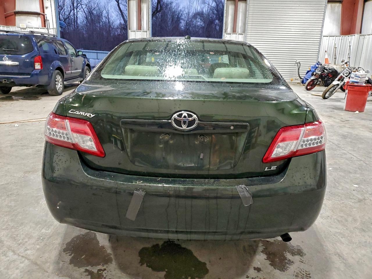 2010 TOYOTA CAMRY BASE photo 6